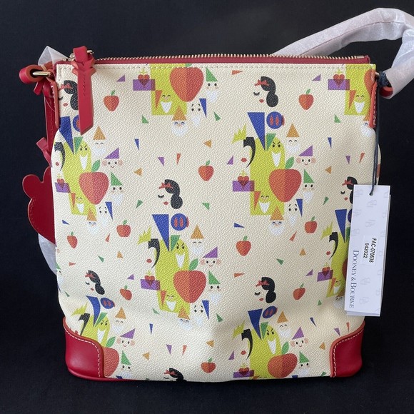 Disney Dooney & Bourke Crossbody Snow White 85th Anniversary Purse Bag Disney - Picture 4 of 7